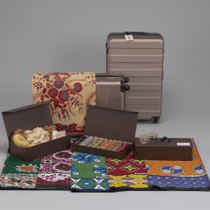 どこでも美術館の教材の一つ　染め・織りものBOX